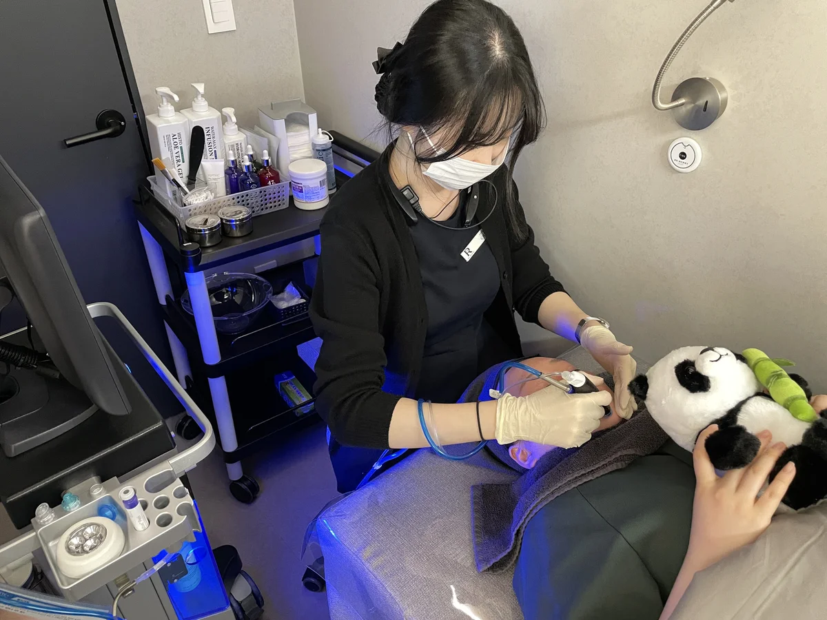 V-RO RF microneedling lifting procedure at RE:BERRY Gangnam